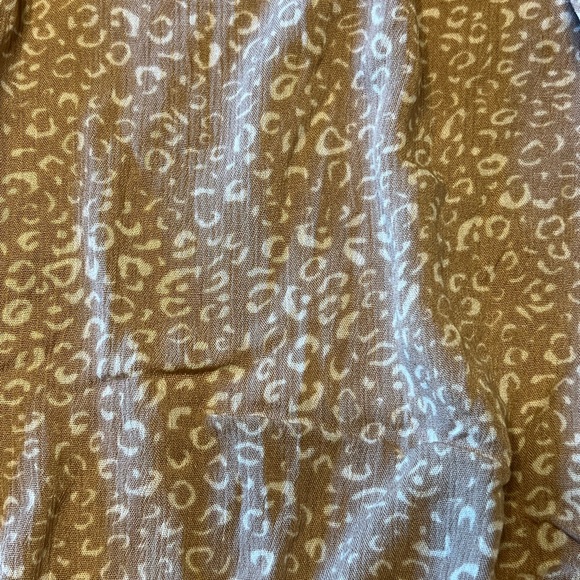 Daytrip Buckle Surplice Animal Print Leopard Top Womens Medium - Picture 3 of 6